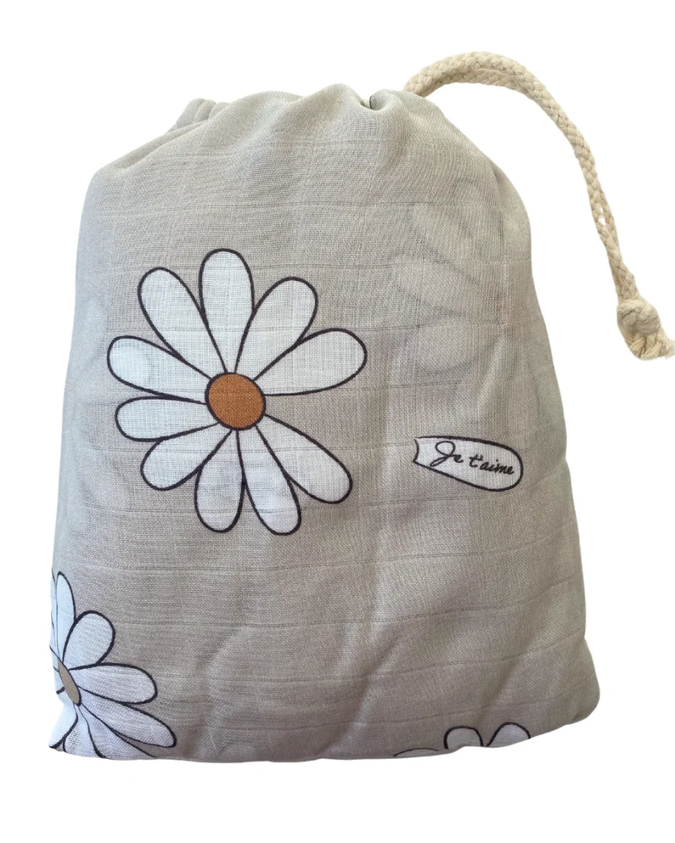 Drap contour pour bassinette en mousseline : Marguerites BOHO (fond crème) – Image 3