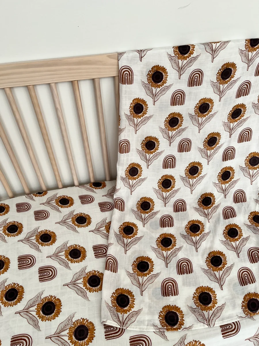 Drap contour pour bassinette en mousseline : Tournesols BOHO (fond crème) – Image 3
